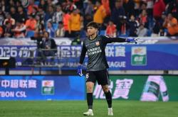 世界杯竞彩买球app -青岛德比0：0闷平——李昊神撲(pū)成唯一亮点