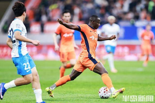 叶博亚进球被吹 李昊贡献神扑 “青岛德比”0:0握手言和