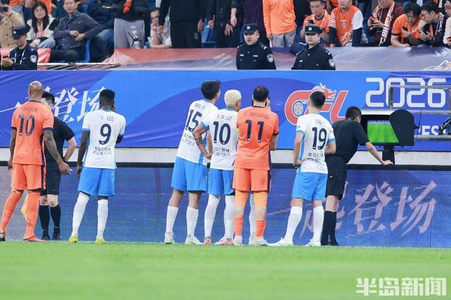 叶博亚进球被吹 李昊贡献神扑 “青岛德比”0:0握手言和