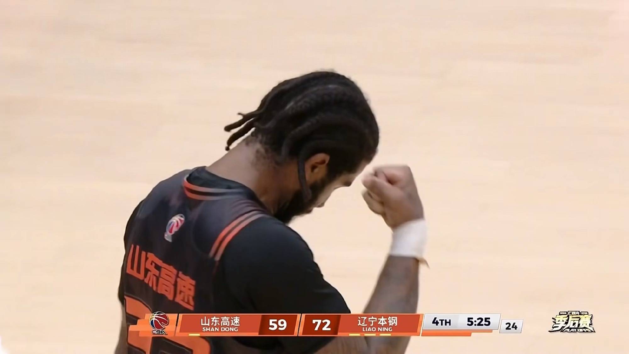 徐昕打爆广东内线！打脸杜锋不该放走！更衣室邱彪发飙，儒帅彻底变脸